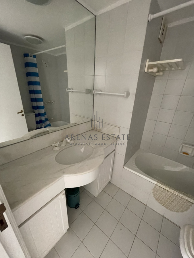 Apartamento ID.1612 - apartamento de dos dormitorios y servicio en zona Brava, Punta del Este
