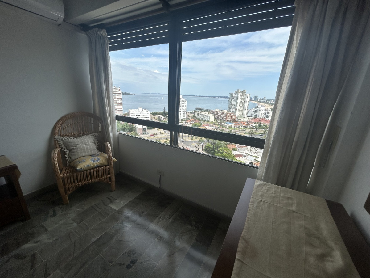 Apartamento ID.2232 - Apartamento de 3 dormitorios en venta en Punta del Este 