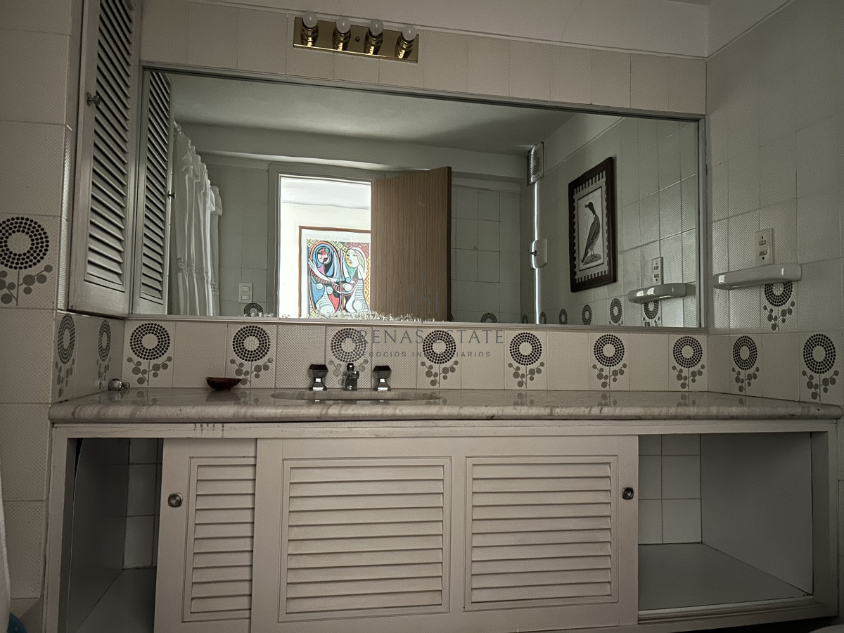 Apartamento ID.2342 - Apartamento de 3 dormitorios en Peninsula  Punta del Este