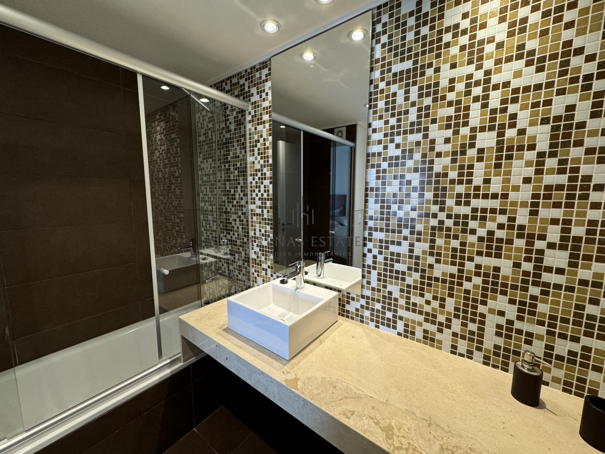 Apartamento ID.3051 - Apartamento de 3 dormitorios en venta en Punta del Este 