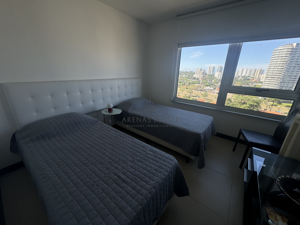 Apartamento ID.3597 - Apartamento de 3 dormitorios en venta en Punta del Este