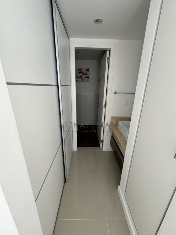 Apartamento ID.3243 - Apartamento de 2 dormitorios en venta en Punta del Este