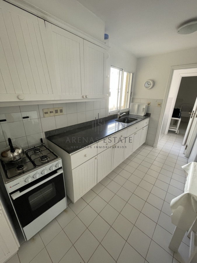 Apartamento ID.1612 - apartamento de dos dormitorios y servicio en zona Brava, Punta del Este