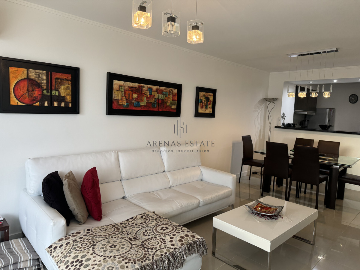 Apartamento ID.3594 - Apartamento en venta de 3 dormitorios , Punta del Este Zona Chiverta 