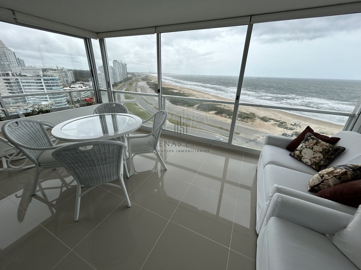 Apartamento ID.1973 - Espectacular apartamento en venta en zona de la Brava , 3 dormitorios mas servicio 