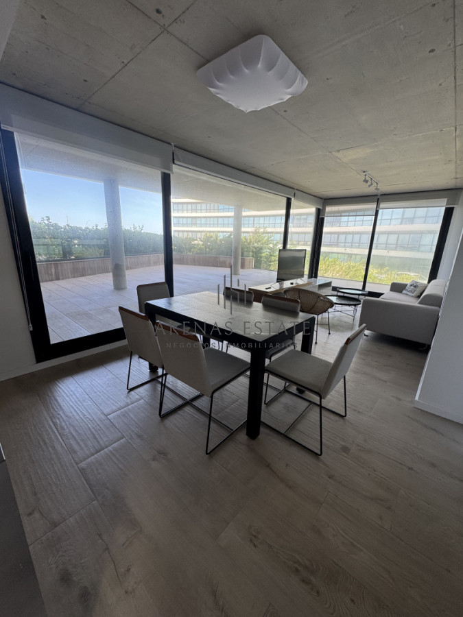 Apartamento ID.4144 - Apartamento de dormitorios en venta en Punta del Este, primera linea 