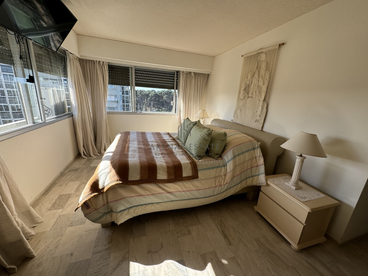 Apartamento ID.2880 - Apartamento en venta de 3 dormitorios en Zona Roosevelt,  Punta del Este 