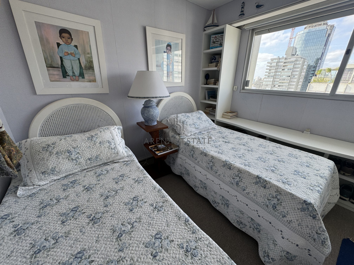 Apartamento ID.3560 - Apartamento de 3 dormitorios en venta en Punta del Este 