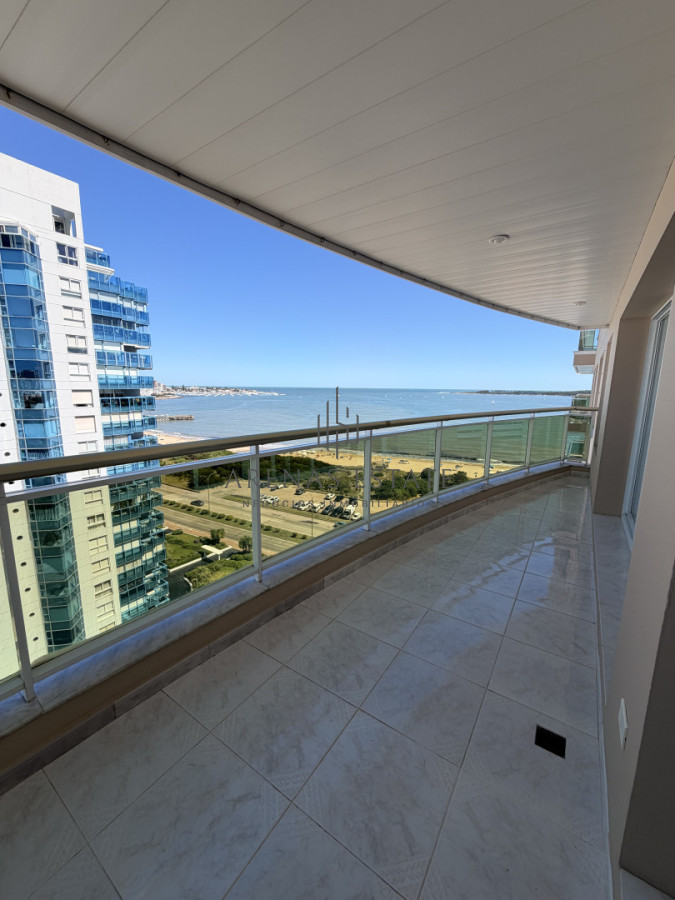 Apartamento ID.4394 - Apartamento en venta en Coral Tower 3 dormitorios , Paya Mansa