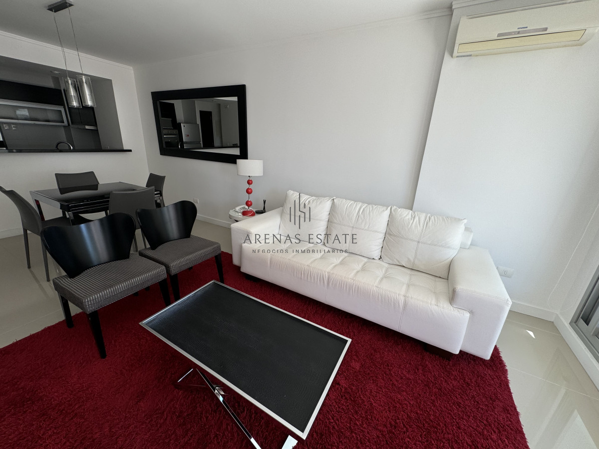 Apartamento ID.3243 - Apartamento de 2 dormitorios en venta en Punta del Este