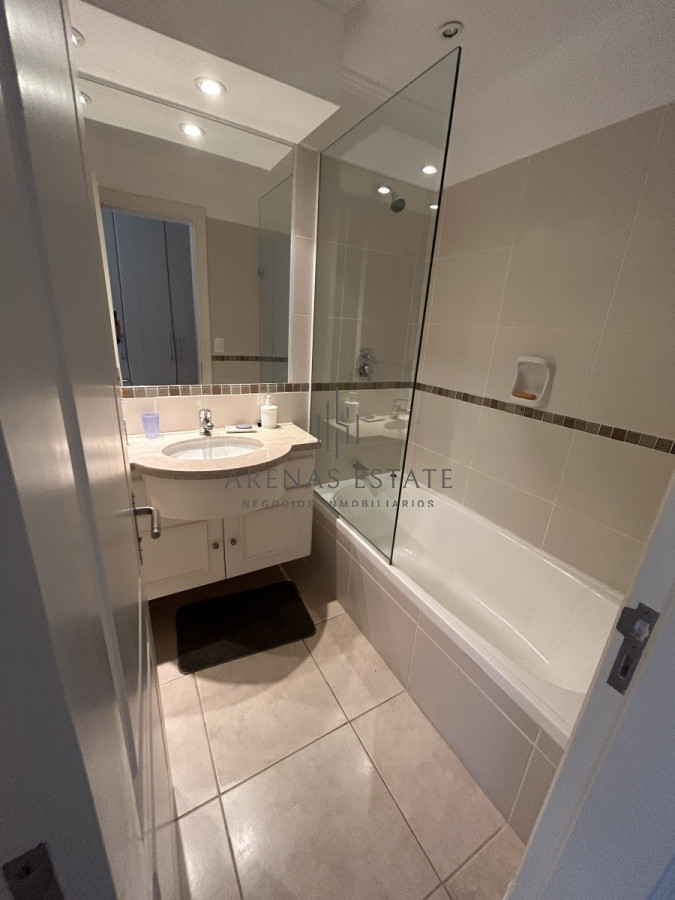 Apartamento ID.2029 - Excecpcional apartamento de 3 dormitorios en vena en Punta del Este , zona Brava 