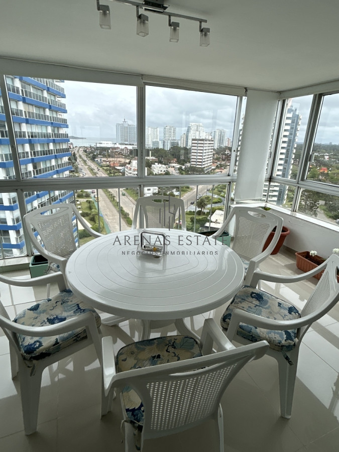 Apartamento ID.1973 - Espectacular apartamento en venta en zona de la Brava , 3 dormitorios mas servicio 