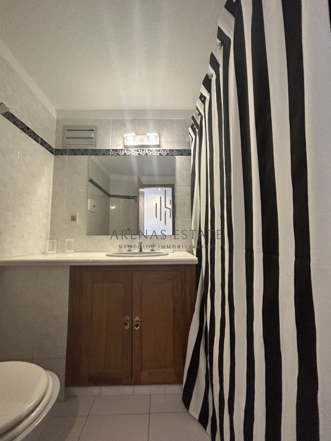 Apartamento ID.2072 - Apartamento de 3 dormitorios en venta Zona brava , Punta del Este