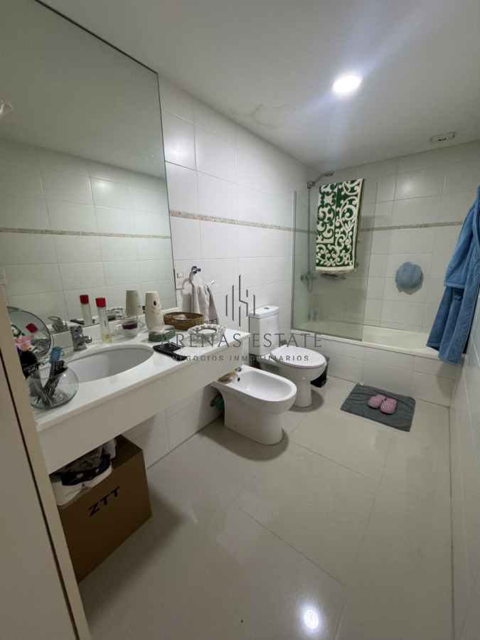 Apartamento ID.3773 - Apartamento  de 2 dormitorios en venta en  Punta del Este