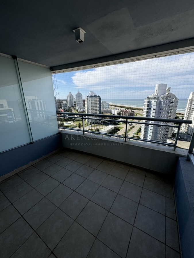 Apartamento ID.3051 - Apartamento de 3 dormitorios en venta en Punta del Este 