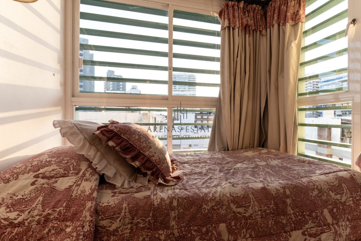 Apartamento ID.2131 - Venta de Apartamento de 3 dormitorios en primera linea de Playa Brava 