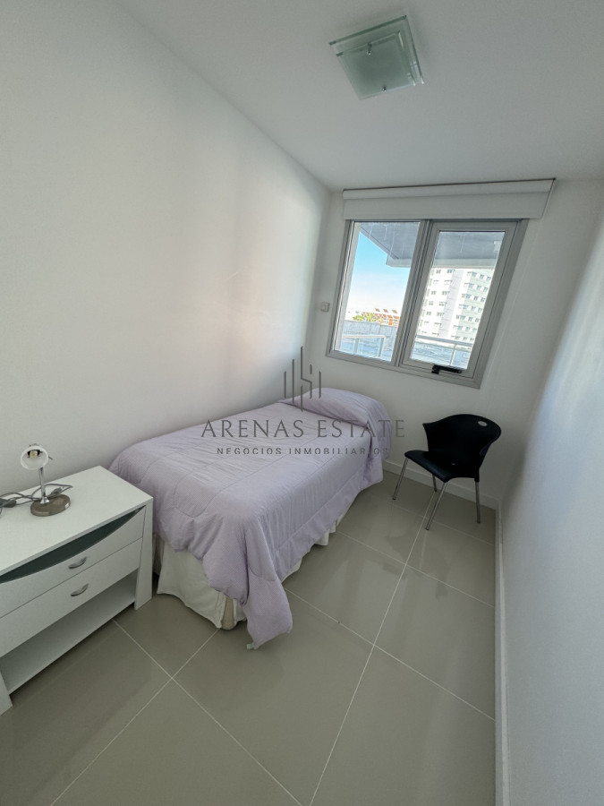 Apartamento ID.3244 - Apartamento de 2 dormitorios en venta en Punta del Este 