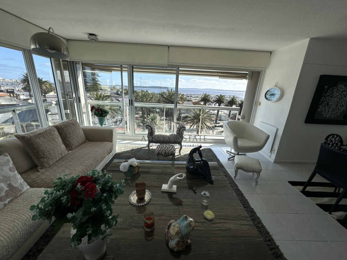 Apartamento ID.2944 - Apartamento de 3 dormitorios en venta en Punta del Este 