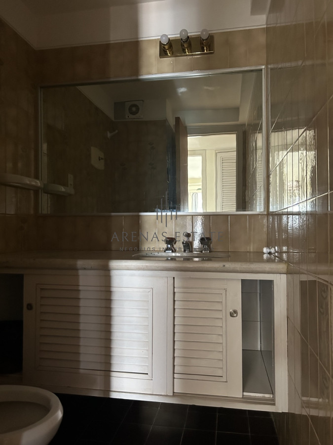 Apartamento ID.2342 - Apartamento de 3 dormitorios en Peninsula  Punta del Este