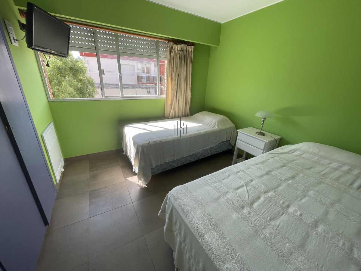 Apartamento ID.1674 - Apartamento de dos dormitorios en venta en Punta del este . primera linea de la mansa 