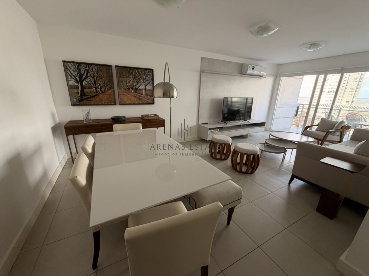 Apartamento ID.4455 - Apartamento de dos dormitorios en venta en Punta del Este