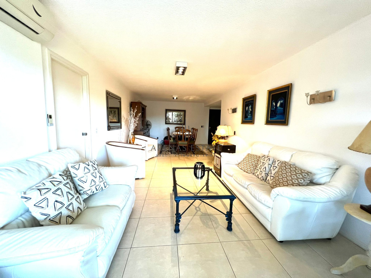 Apartamento ID.2340 - Apartamento en venta de 3 dormitorios en Roosevelt , Punta del Este 