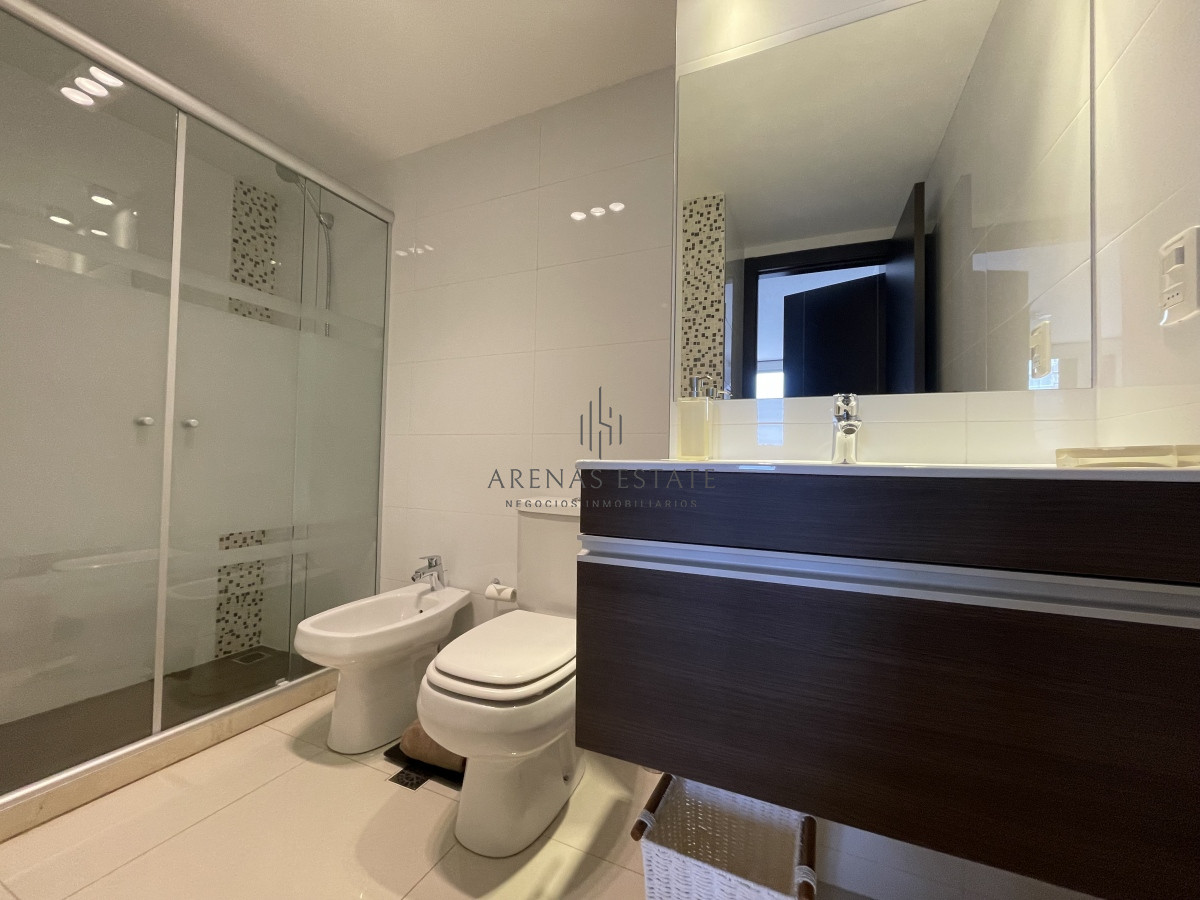 Apartamento ID.1623 -  Apartamento en venta con 3 dormitorios, Roosevelt , Punta del Este 
