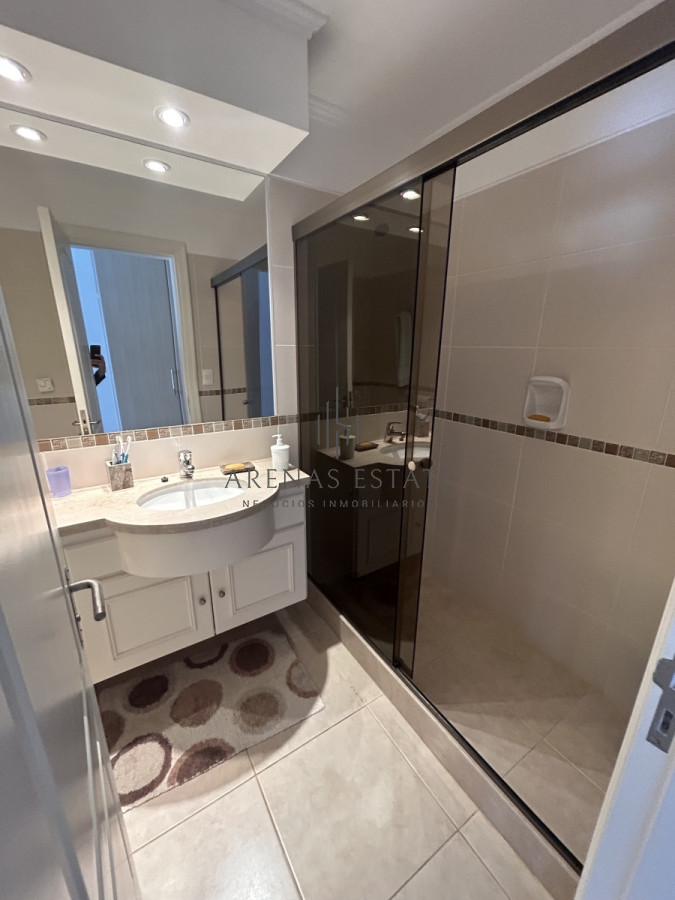 Apartamento ID.2029 - Excecpcional apartamento de 3 dormitorios en vena en Punta del Este , zona Brava 