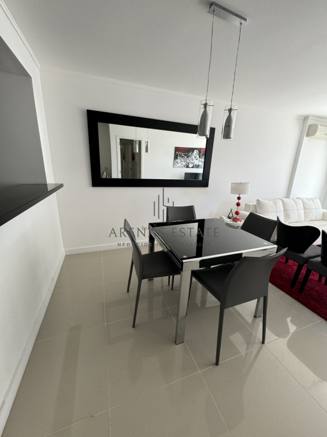 Apartamento ID.3243 - Apartamento de 2 dormitorios en venta en Punta del Este