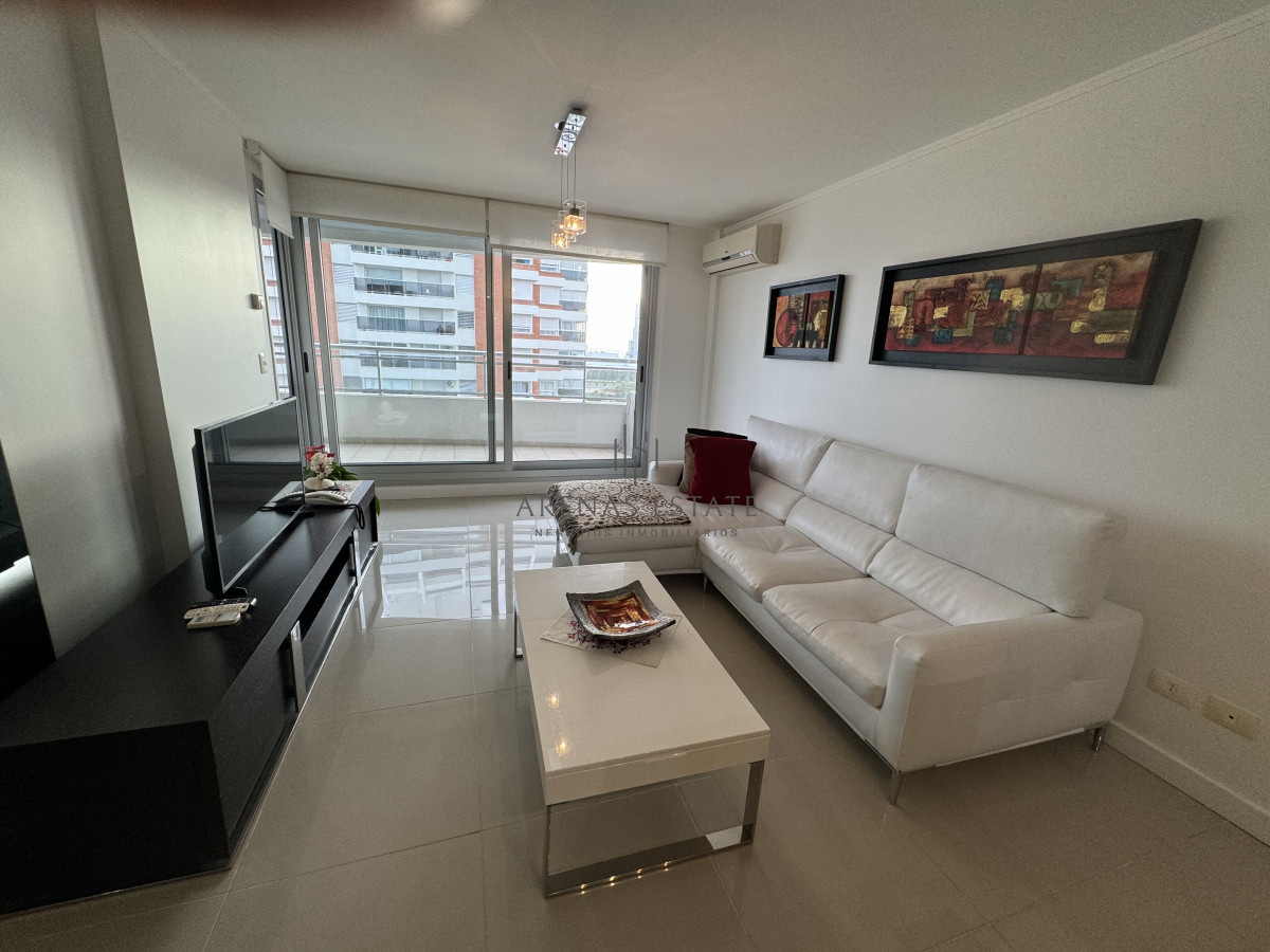 Apartamento ID.3594 - Apartamento en venta de 3 dormitorios , Punta del Este Zona Chiverta 