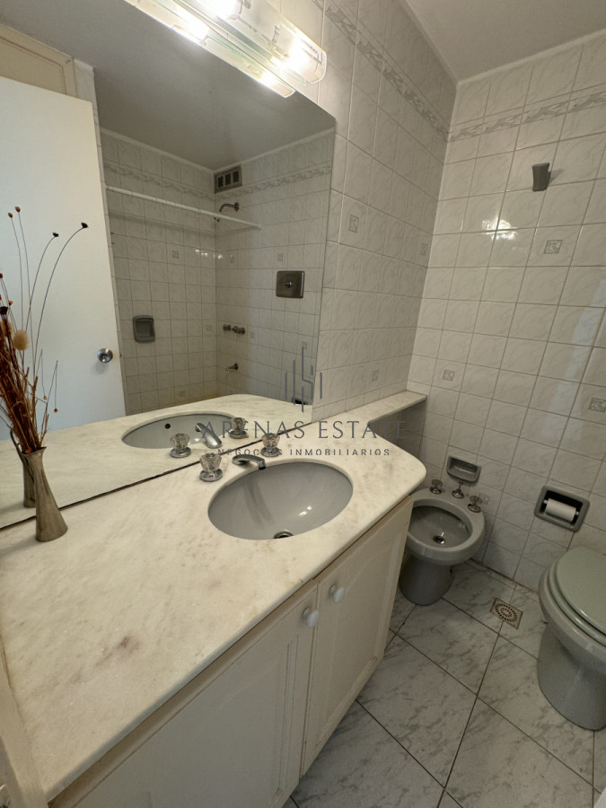 Apartamento ID.3182 - Apartamento de 3 dormitorios en venta en Punta del Este