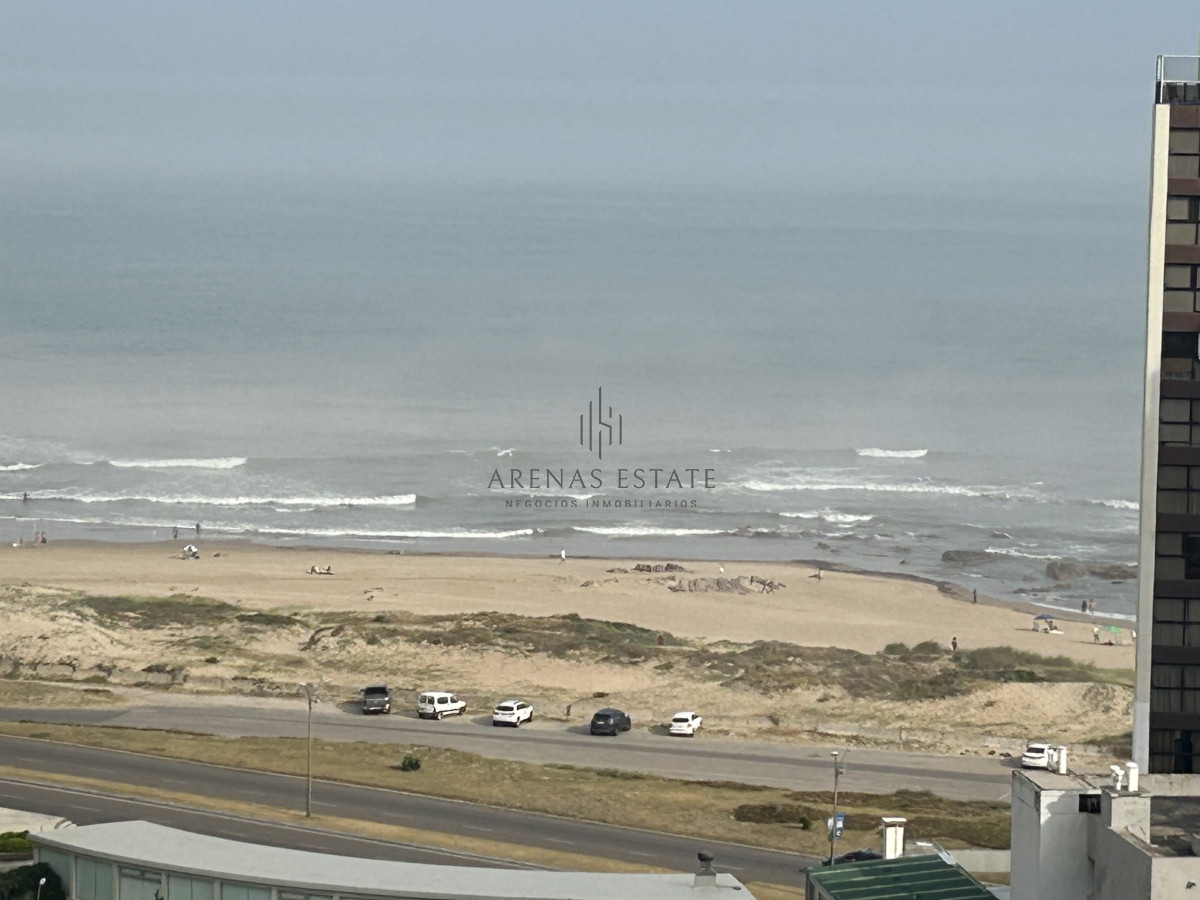 Apartamento ID.2256 - Apartamento en venta Sobre Chiverta - Punta del Este