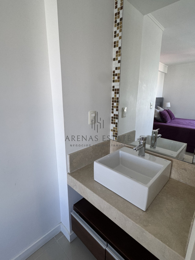 Apartamento ID.3700 - Apartamento de 3 dormitorios en venta en Punta del Este