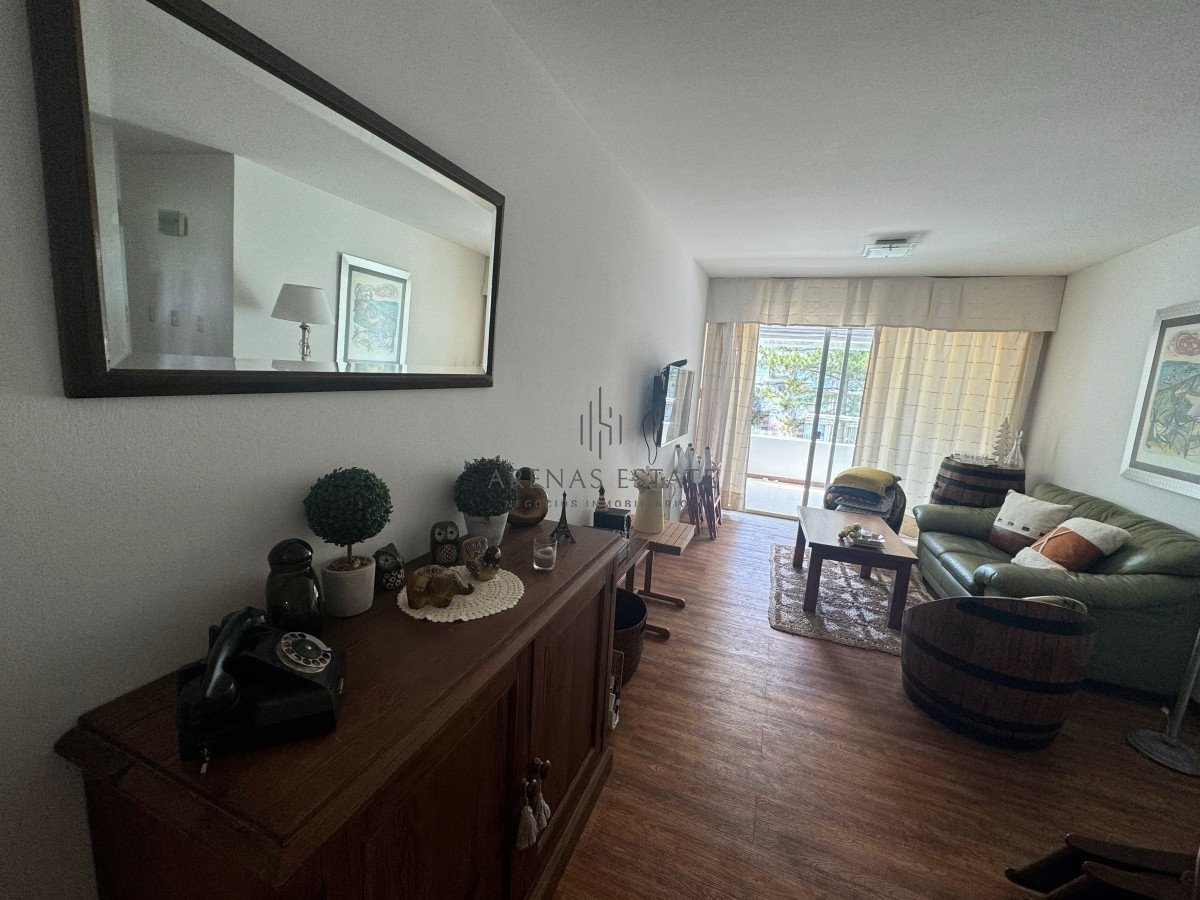 Apartamento ID.3099 - Oportunidad apartamento de 3 dormitorios en venta zona Mansa , Reciclado 
