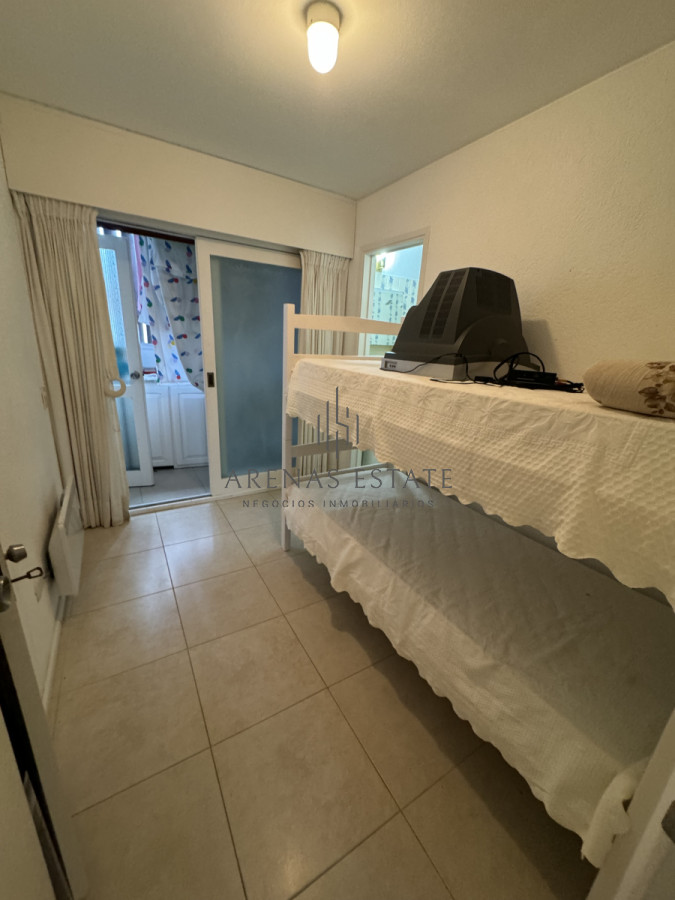 Apartamento ID.3563 - Apartamento en venta de 3 dormitorios en primera linea de la Brava , Punta del Este 