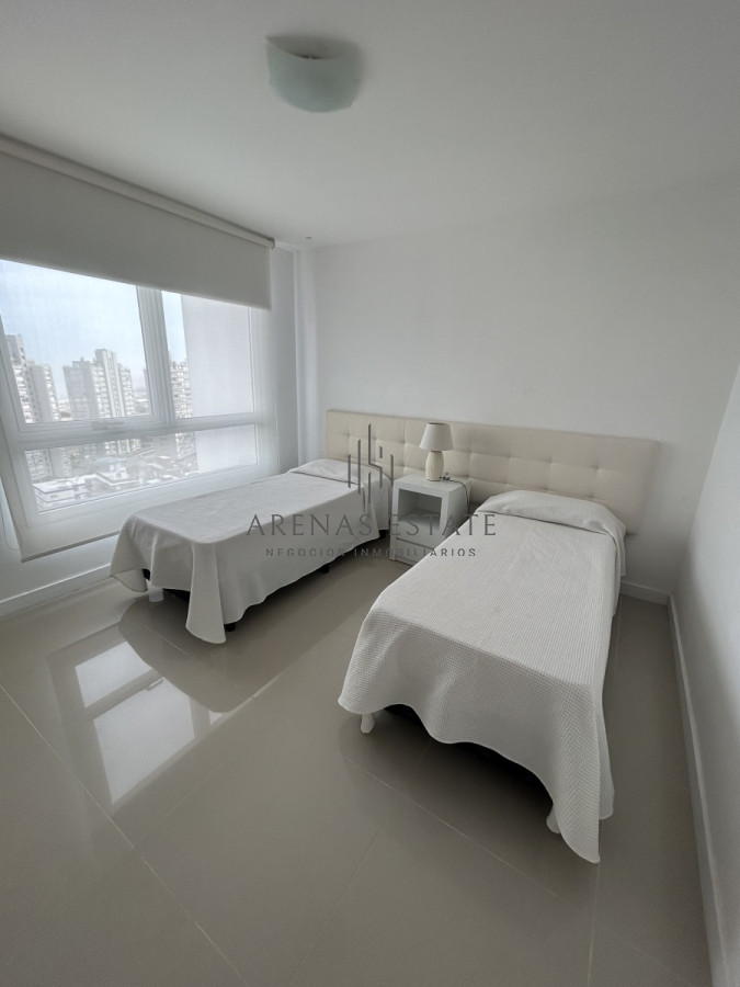 Apartamento ID.2256 - Apartamento en venta Sobre Chiverta - Punta del Este
