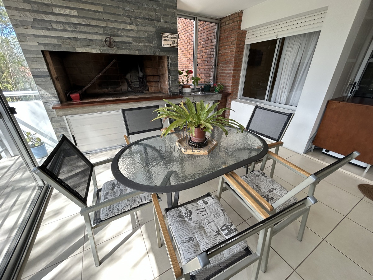 Apartamento ID.1932 - Apartamento de 3 dormitorios en zona Mansa , Punta del Este 