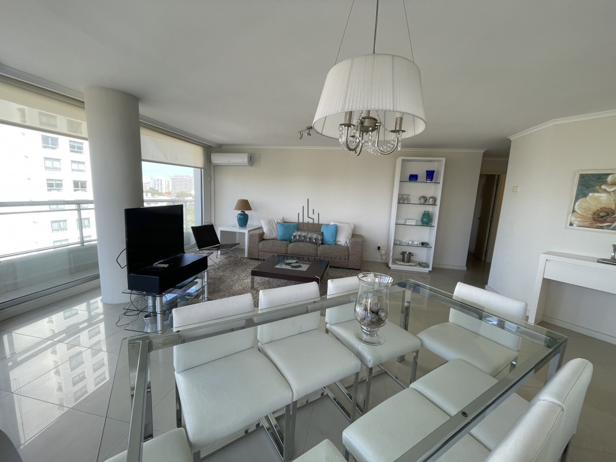 Apartamento ID.1575 - Apartamento de tres dormitorios en Punta del Este 