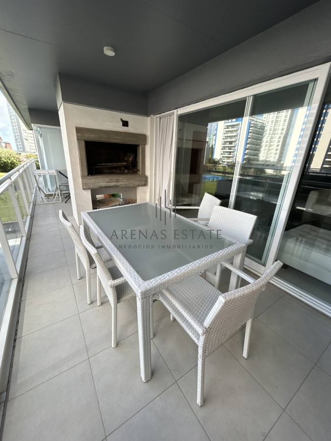 Apartamento ID.1956 - Apartamento de 3 dormitorios en venta Punta del Este