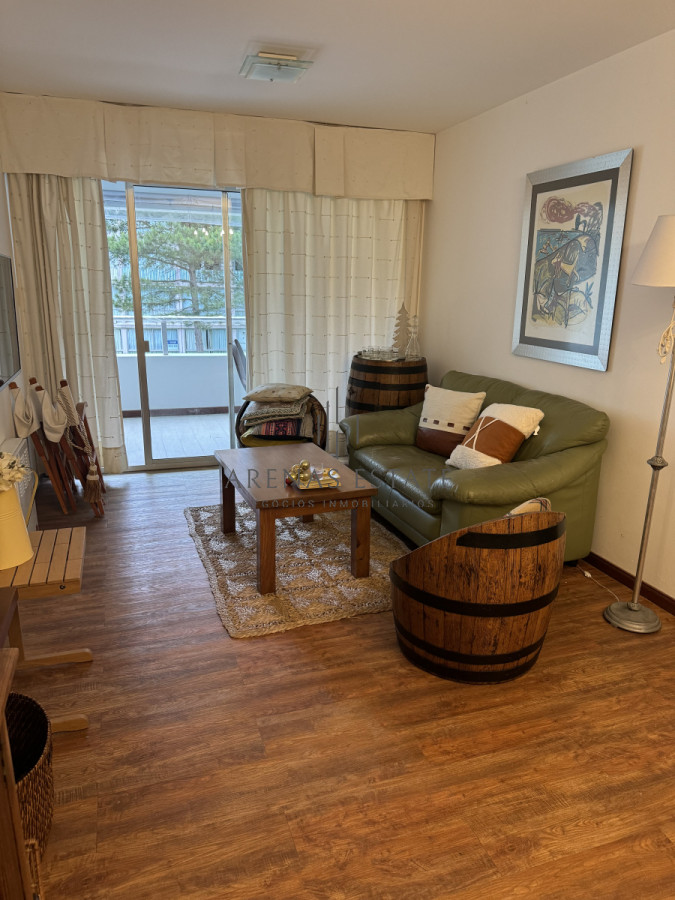 Apartamento ID.3099 - Oportunidad apartamento de 3 dormitorios en venta zona Mansa , Reciclado 