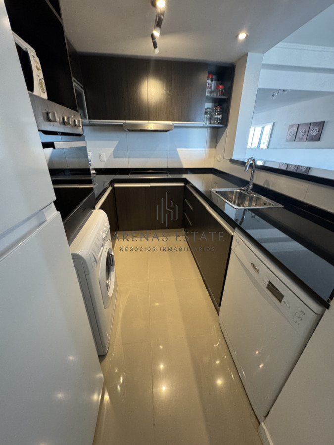 Apartamento ID.3700 - Apartamento de 3 dormitorios en venta en Punta del Este
