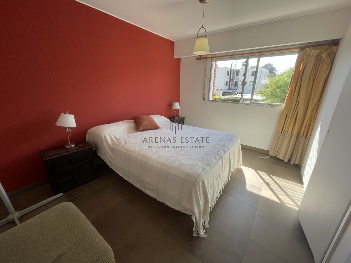 Apartamento ID.1674 - Apartamento de dos dormitorios en venta en Punta del este . primera linea de la mansa 