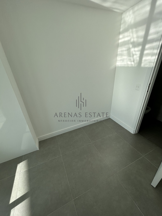 Apartamento ID.1949 - Apartamento de 3 dormitorios y servicio en Punta del este 