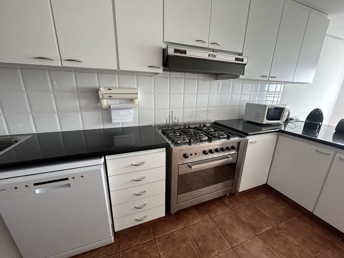 Apartamento ID.1731 - Apartamento de 3 dormitorios . primera linea Punta del Este 