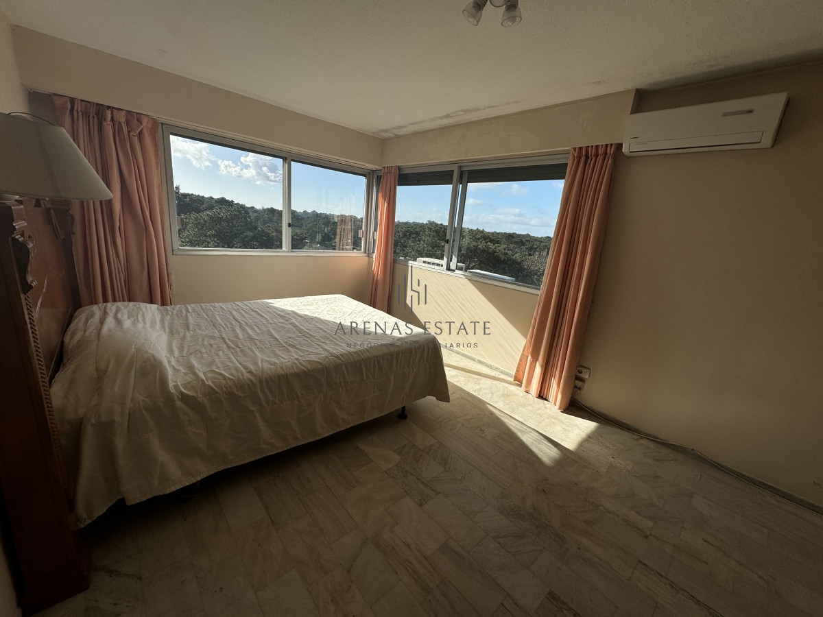 Apartamento ID.2860 - Apartamento de 3 dormitorios en venta en Punta del Este 