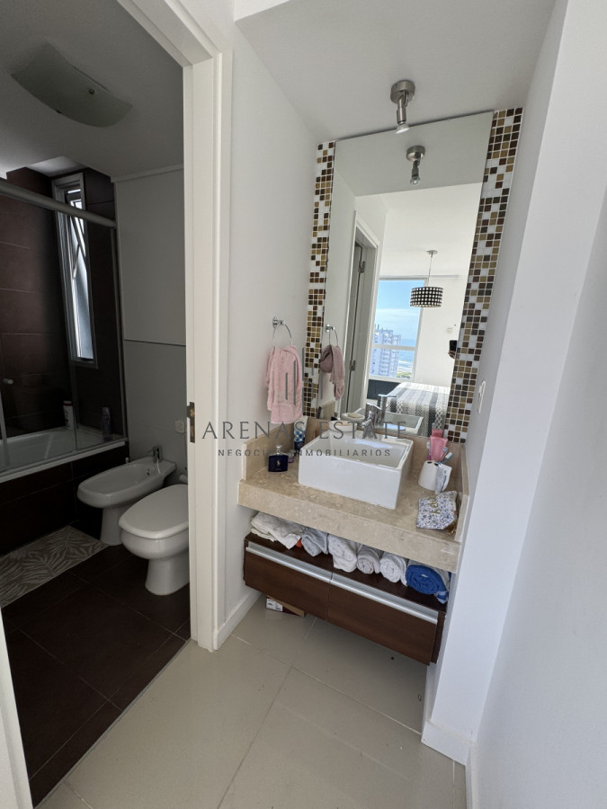 Apartamento ID.3385 - Apartamento de 3 dormitorios en venta en Punta del Este 