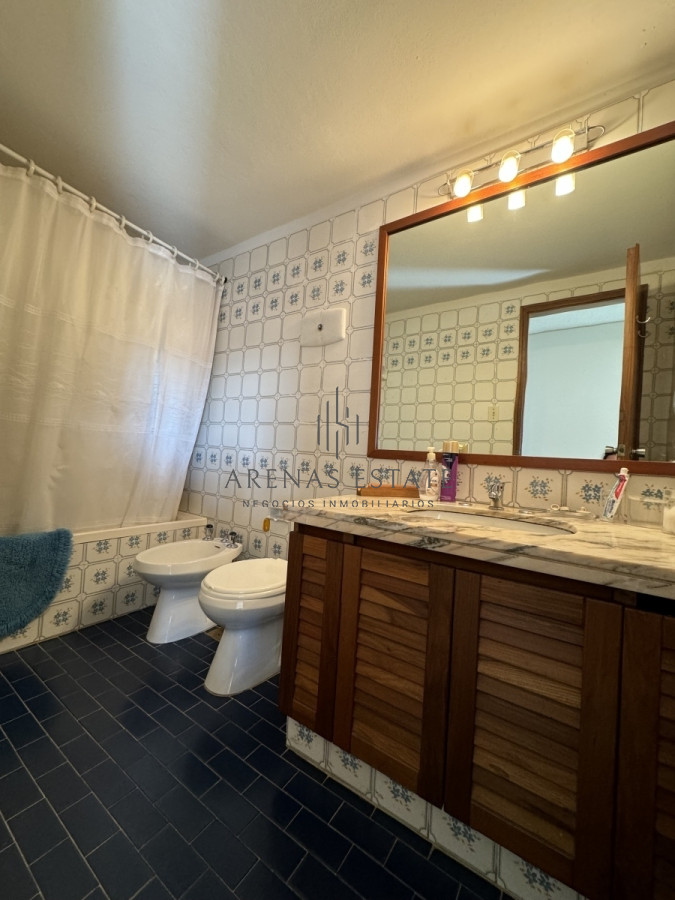 Apartamento ID.2880 - Apartamento en venta de 3 dormitorios en Zona Roosevelt,  Punta del Este 