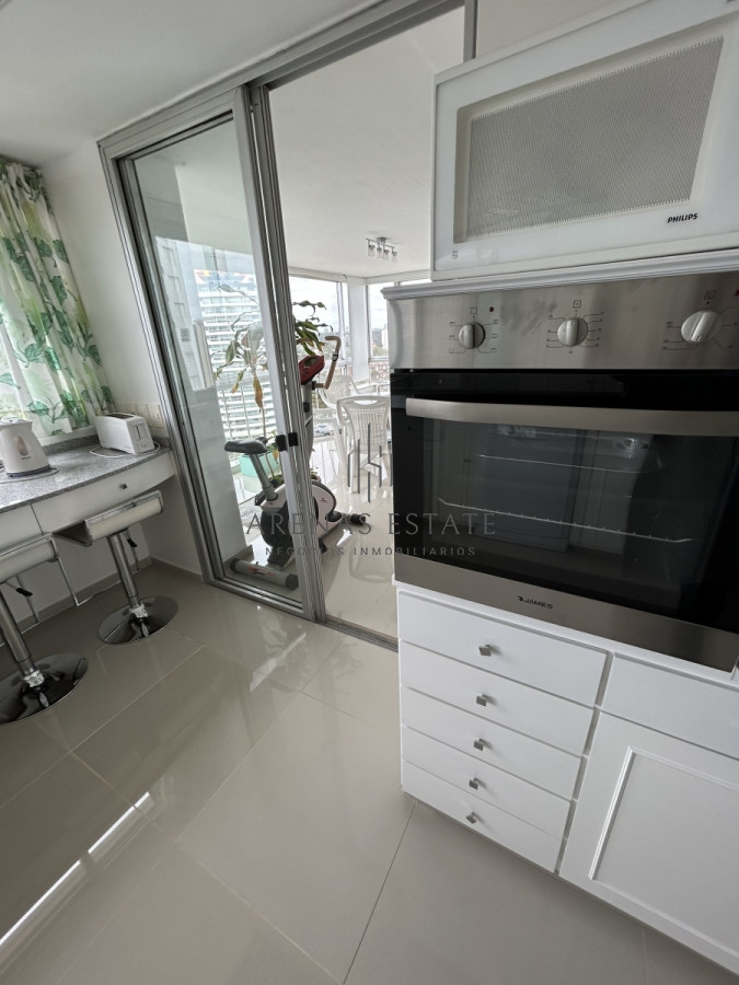 Apartamento ID.1973 - Espectacular apartamento en venta en zona de la Brava , 3 dormitorios mas servicio 