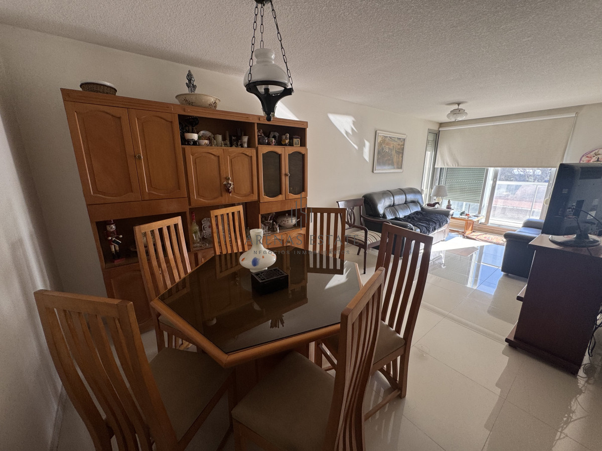 Apartamento ID.3773 - Apartamento  de 2 dormitorios en venta en  Punta del Este