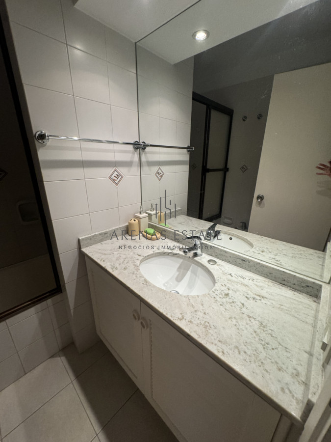 Apartamento ID.3563 - Apartamento en venta de 3 dormitorios en primera linea de la Brava , Punta del Este 
